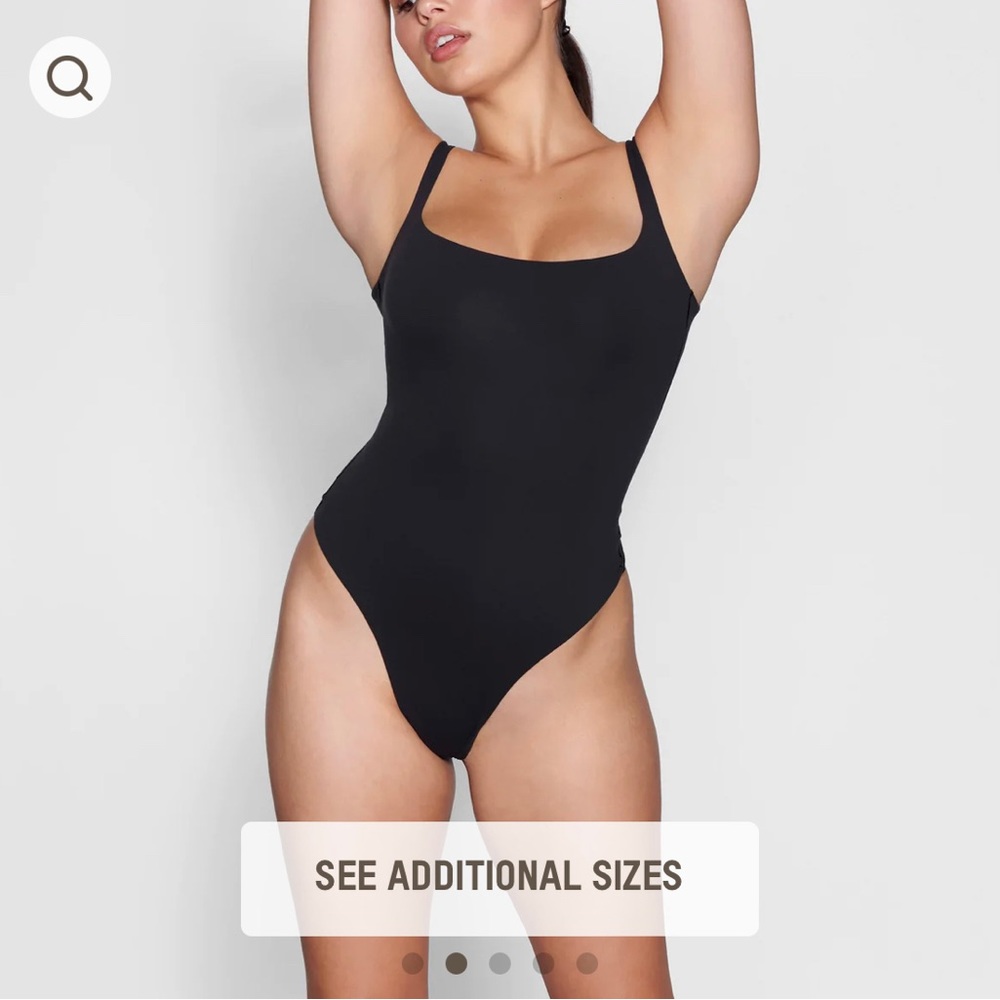 SKIMS Square Neck Bodysuit Onyx